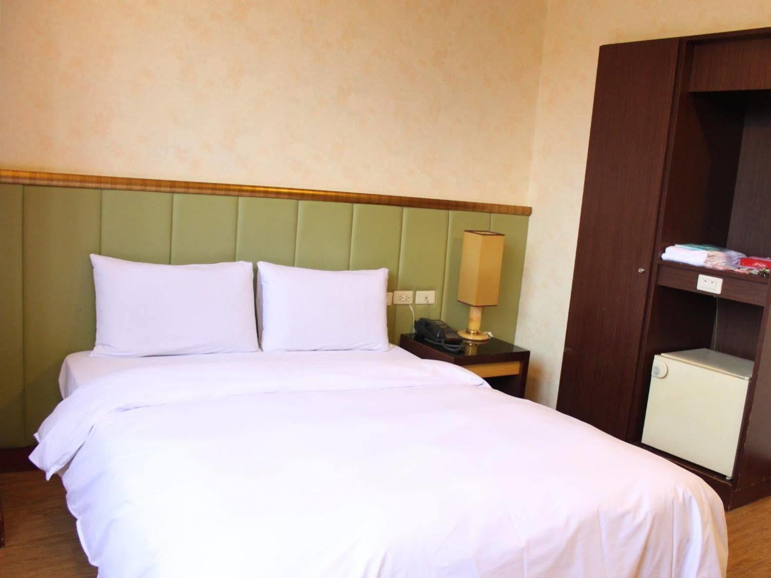 Sunwise Hotel Kaohsiung Buitenkant foto
