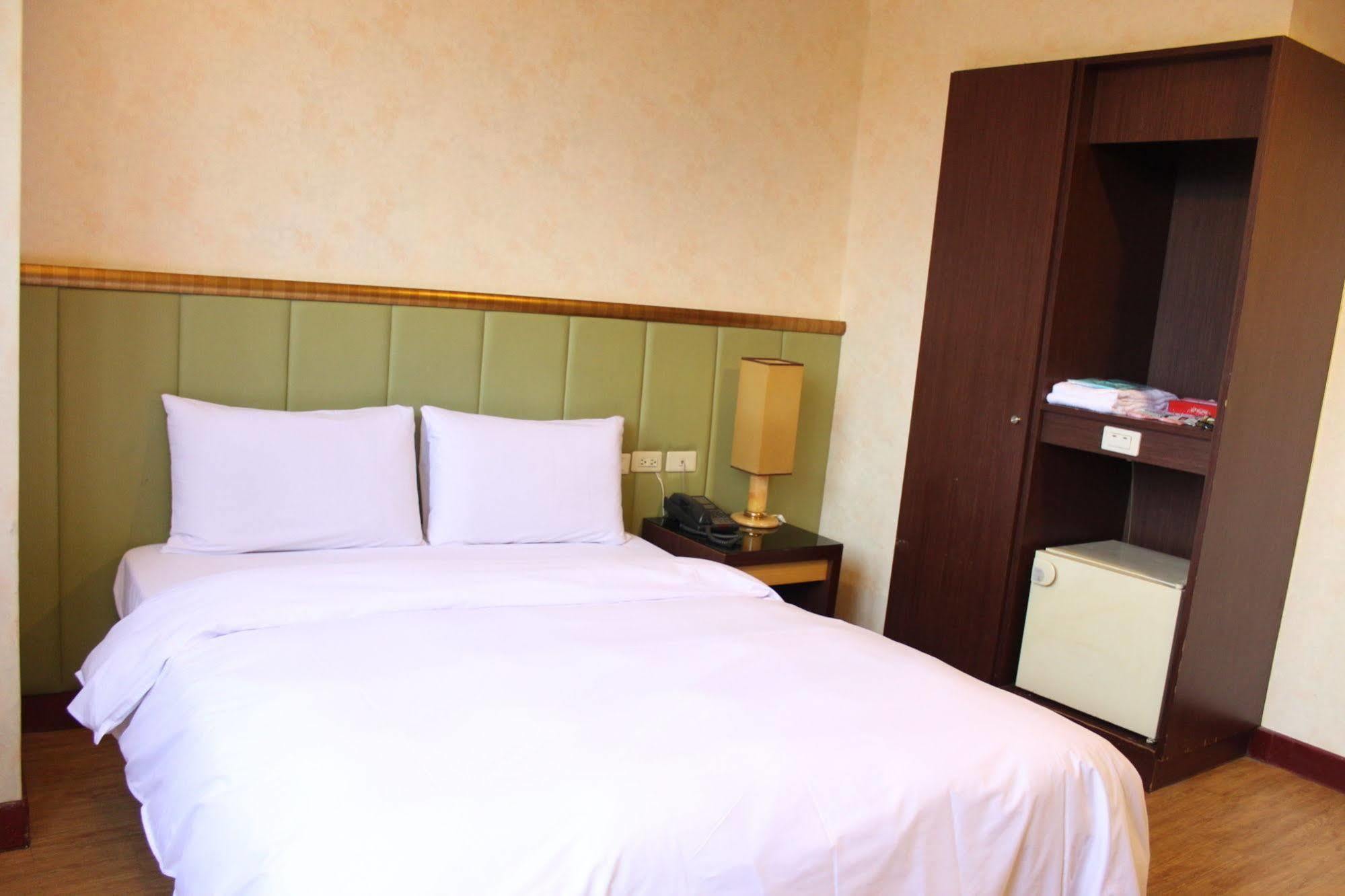 Sunwise Hotel Kaohsiung Buitenkant foto