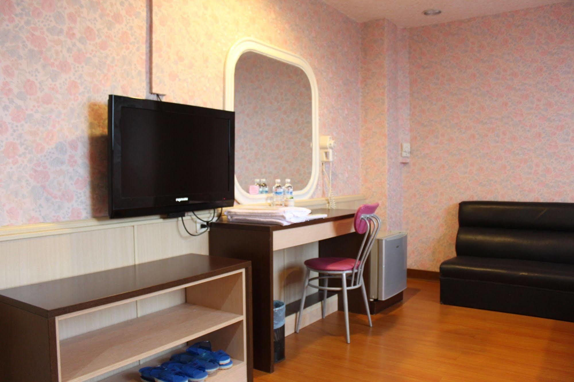Sunwise Hotel Kaohsiung Buitenkant foto