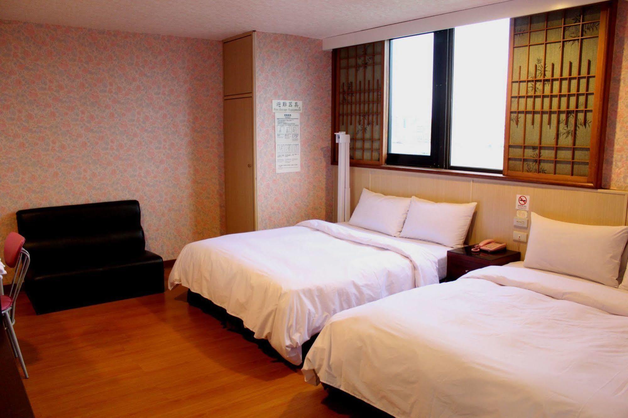 Sunwise Hotel Kaohsiung Buitenkant foto