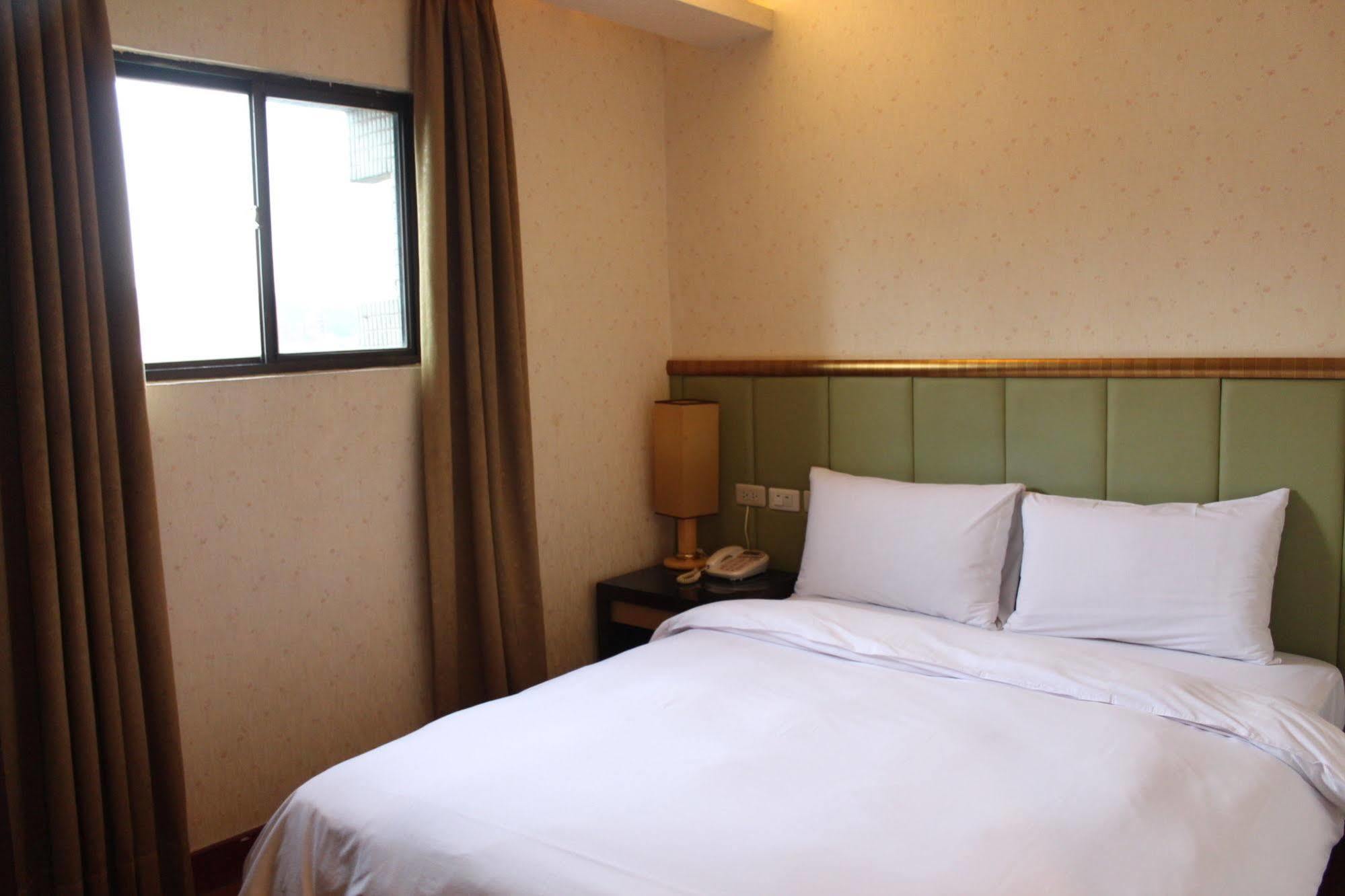 Sunwise Hotel Kaohsiung Buitenkant foto